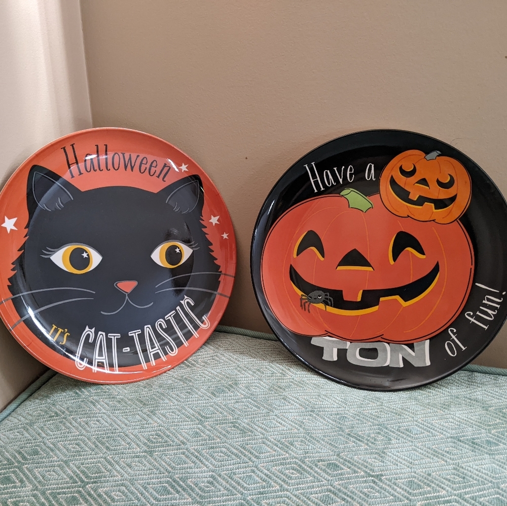 Pottery Barn Kids 2 Halloween Plates Pumpkin & Cat